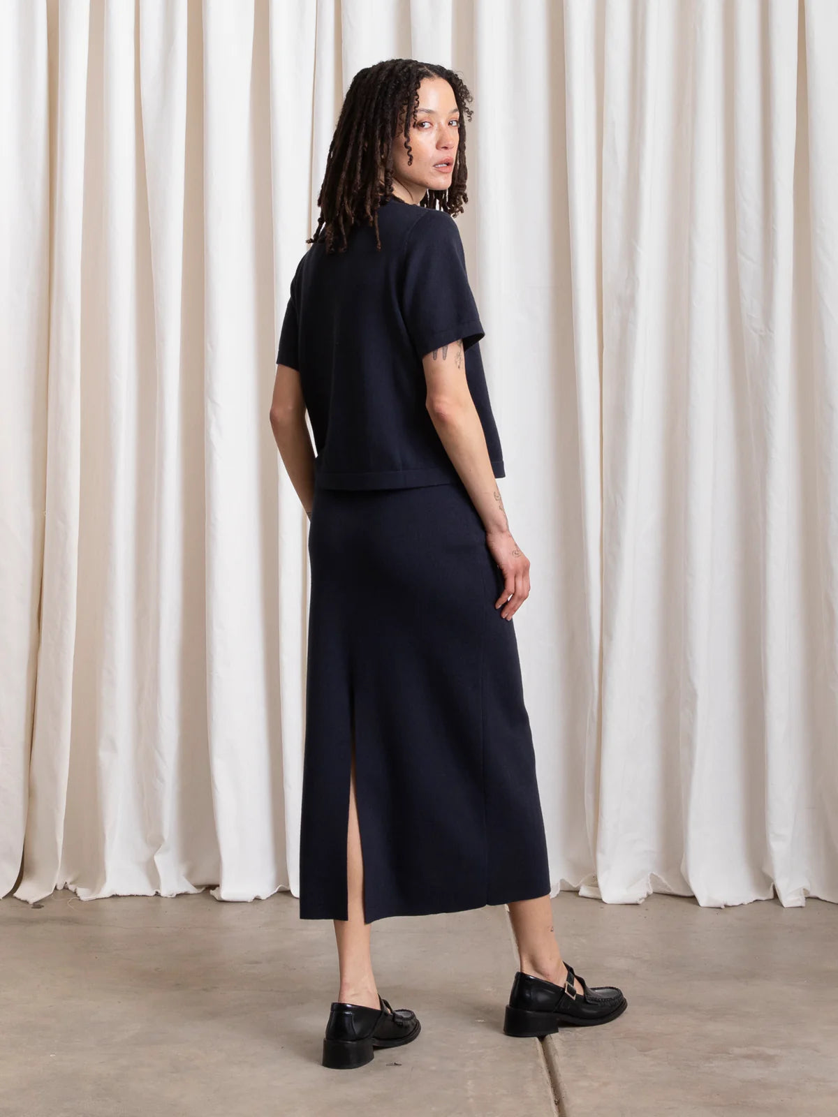 Ali Golden | Thick Knit T-Shirt - Deep Navy