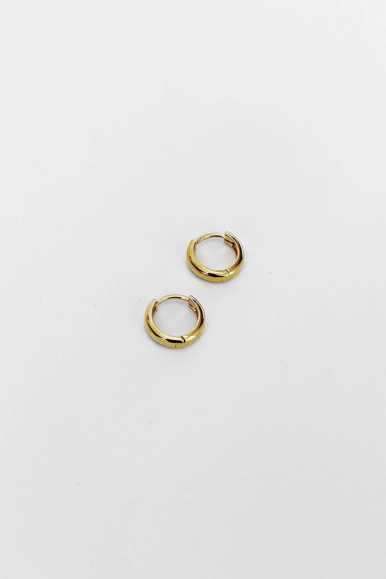 Kara Yoo | Norma Huggie Hoops - Gold Vermeil