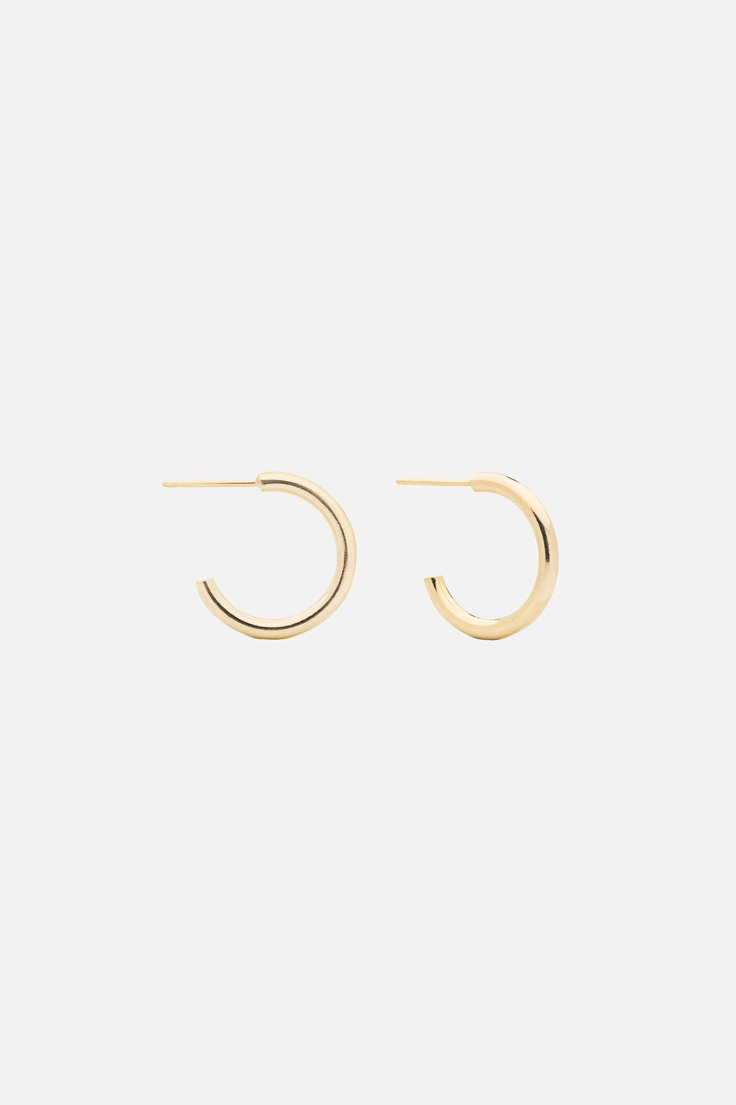 Kara Yoo | Arlo Small Hoops - Gold