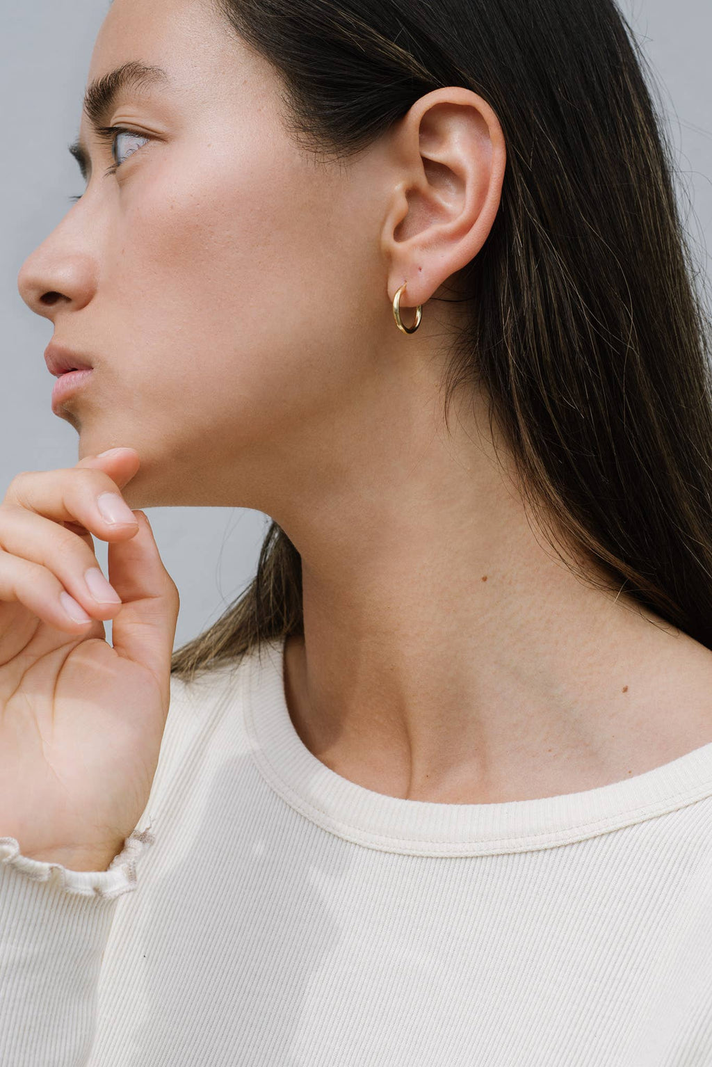 Kara Yoo | Arlo Small Hoops - Gold