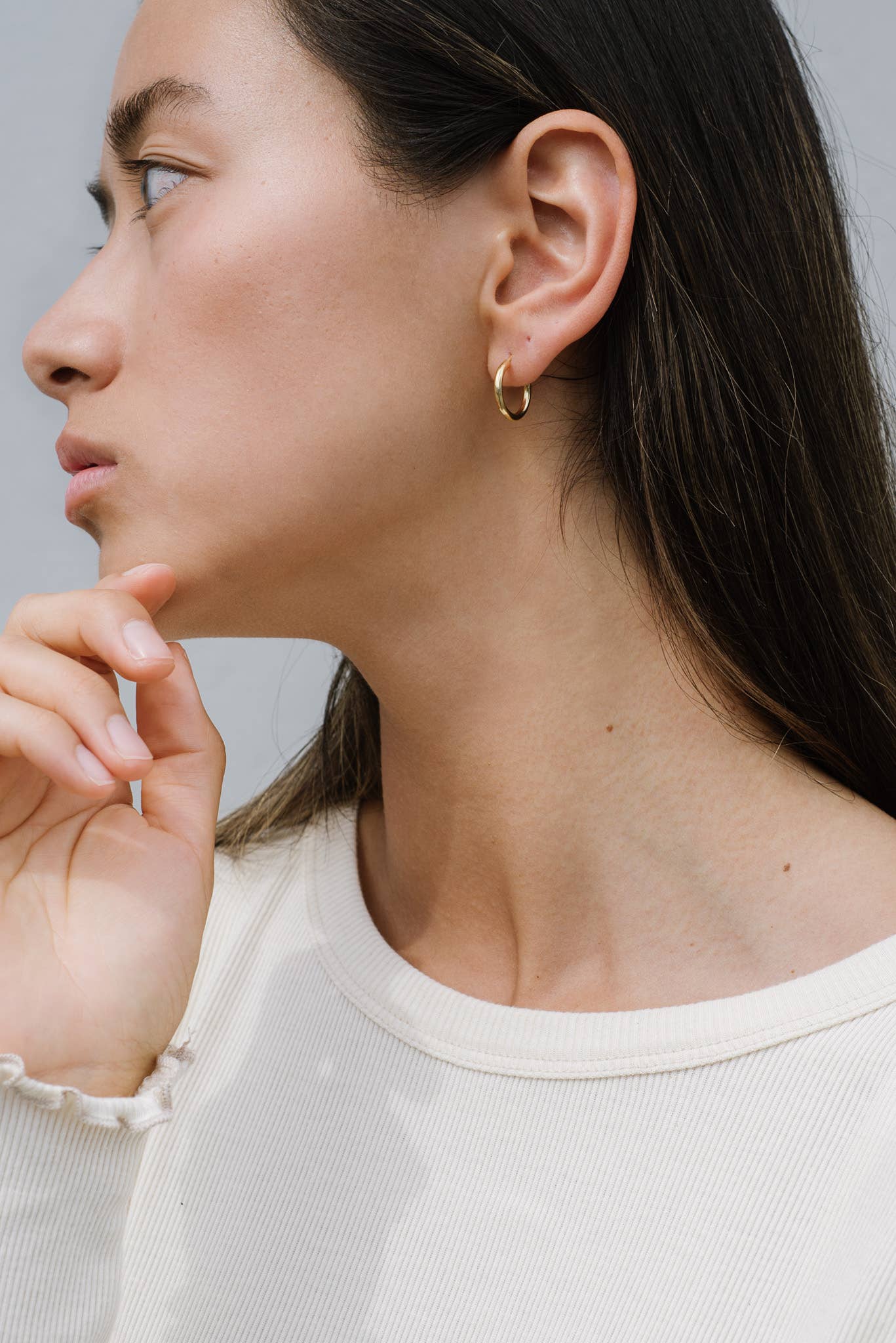 Kara Yoo | Arlo Small Hoops - Gold