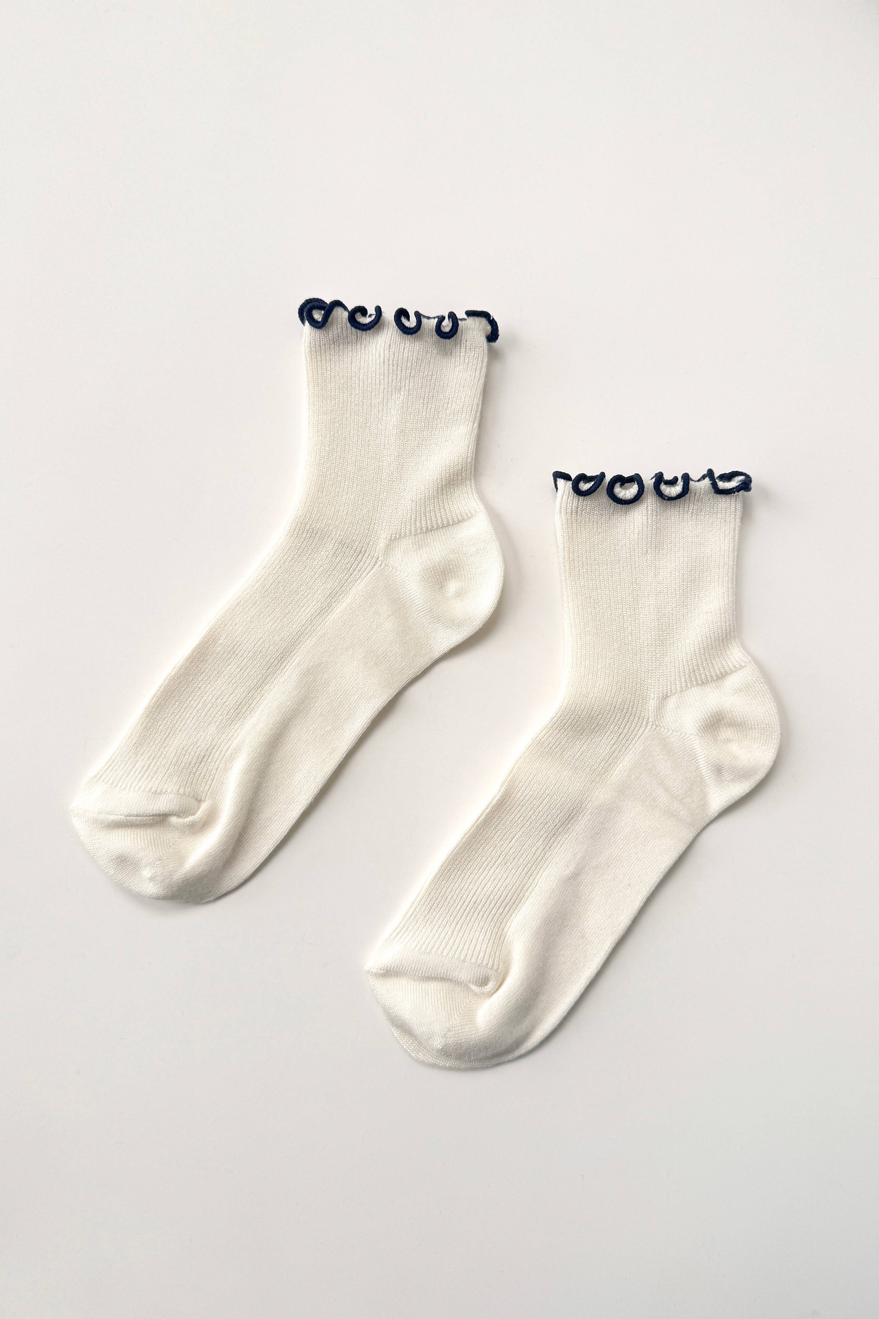 Le Bon Shoppe | The Petite Ruffled Modal Socks - Soft White/ Navy