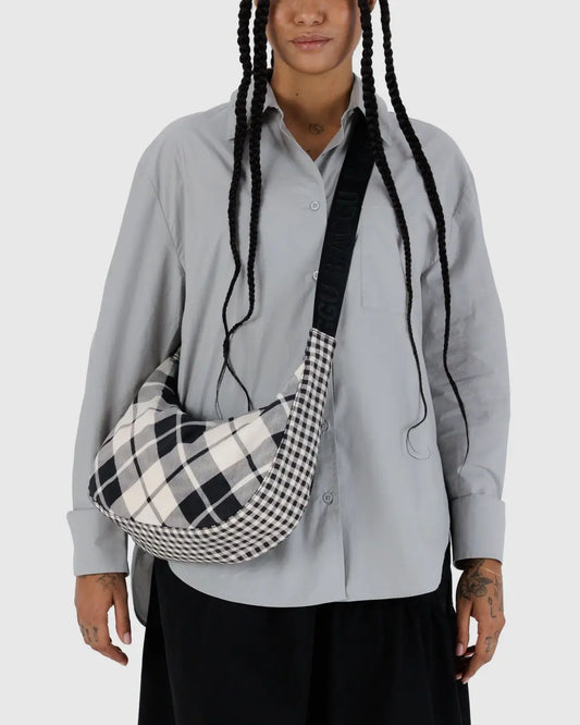 Baggu | Medium Nylon Crescent Bag - Mixed Plaid