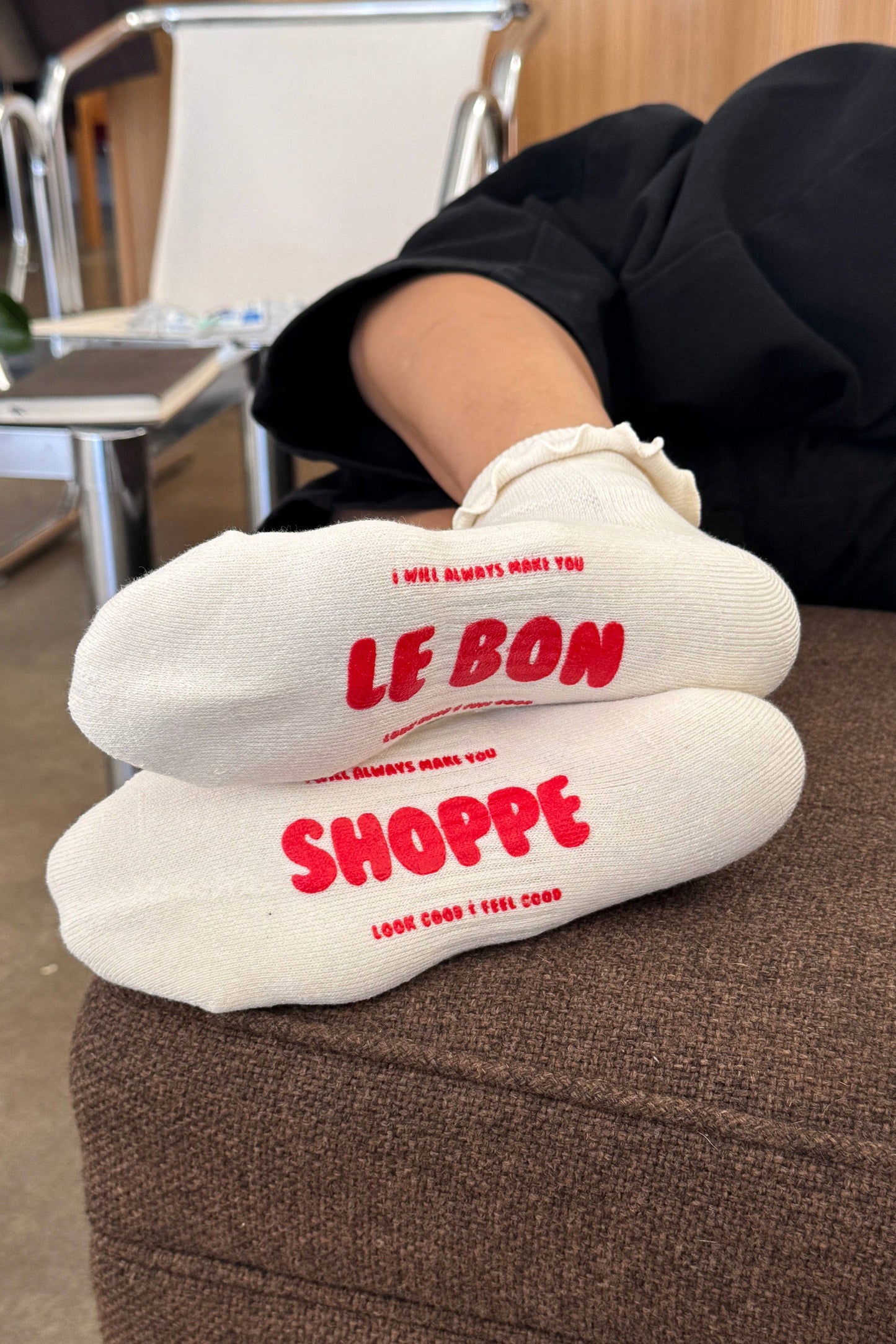 Le Bon Shoppe | Ruffled Hugger Crew Socks - Vanilla / Red