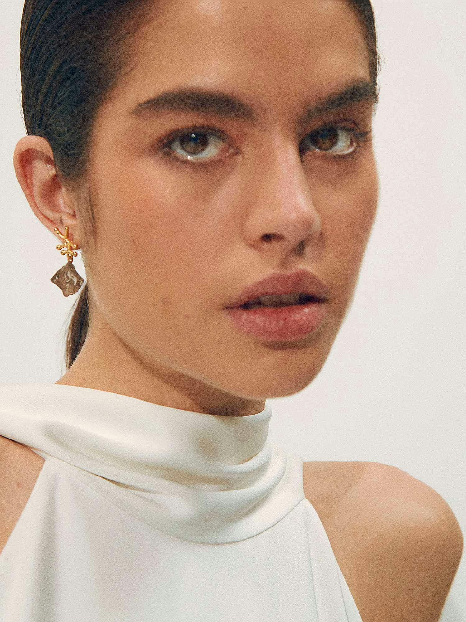Shyla London | Nuria Raw Crystal Earrings - Smoky