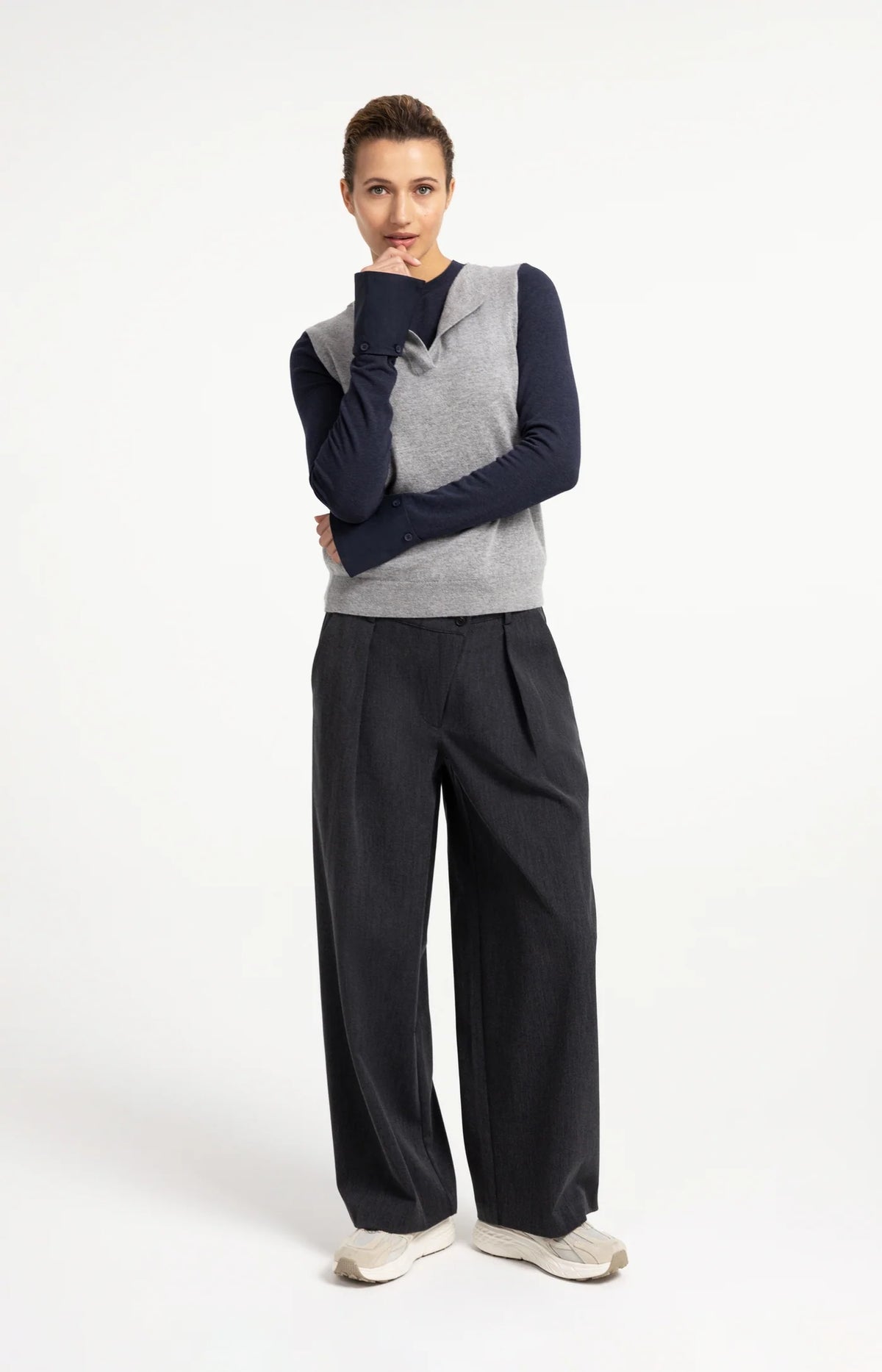 Yaya the Brand | Sleeveless Sweater with Open Collar