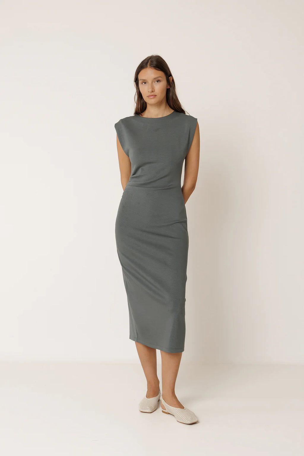 Indi + Cold | Fitted Pleated Dress -Anthracite