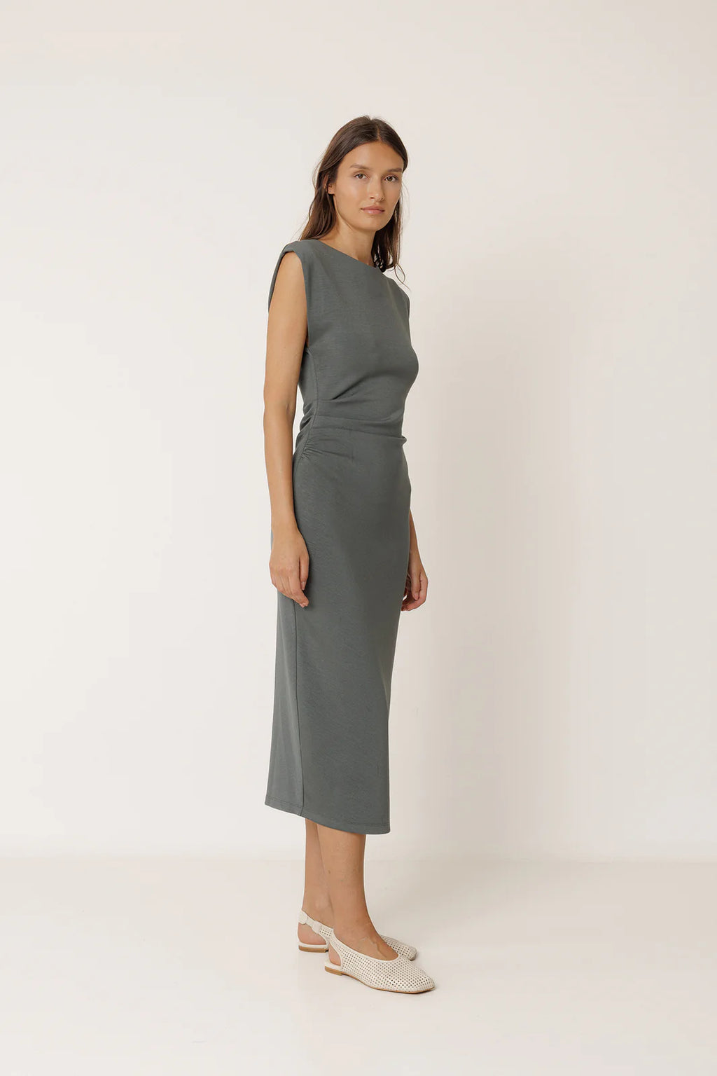 Indi + Cold | Fitted Pleated Dress -Anthracite